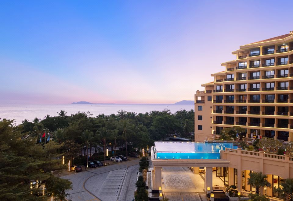 Harvest Sea View Hotel 封面图