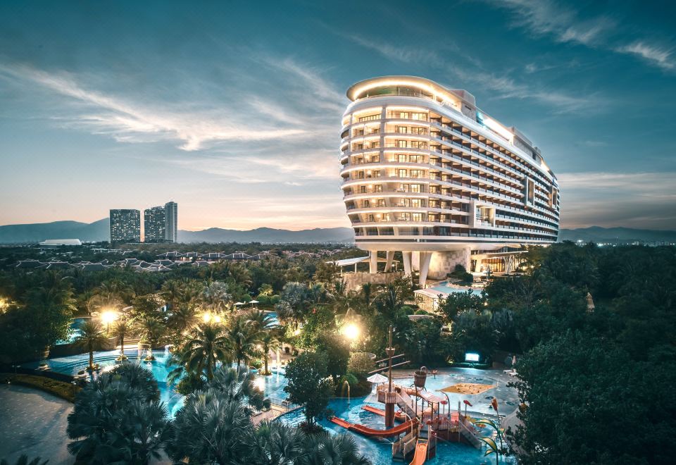 三亚海棠湾仁恒皇冠假日度假酒店