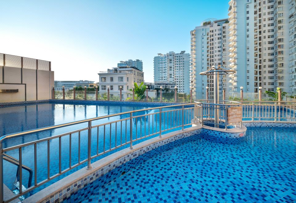 柏瑞精品海景酒店 封面图