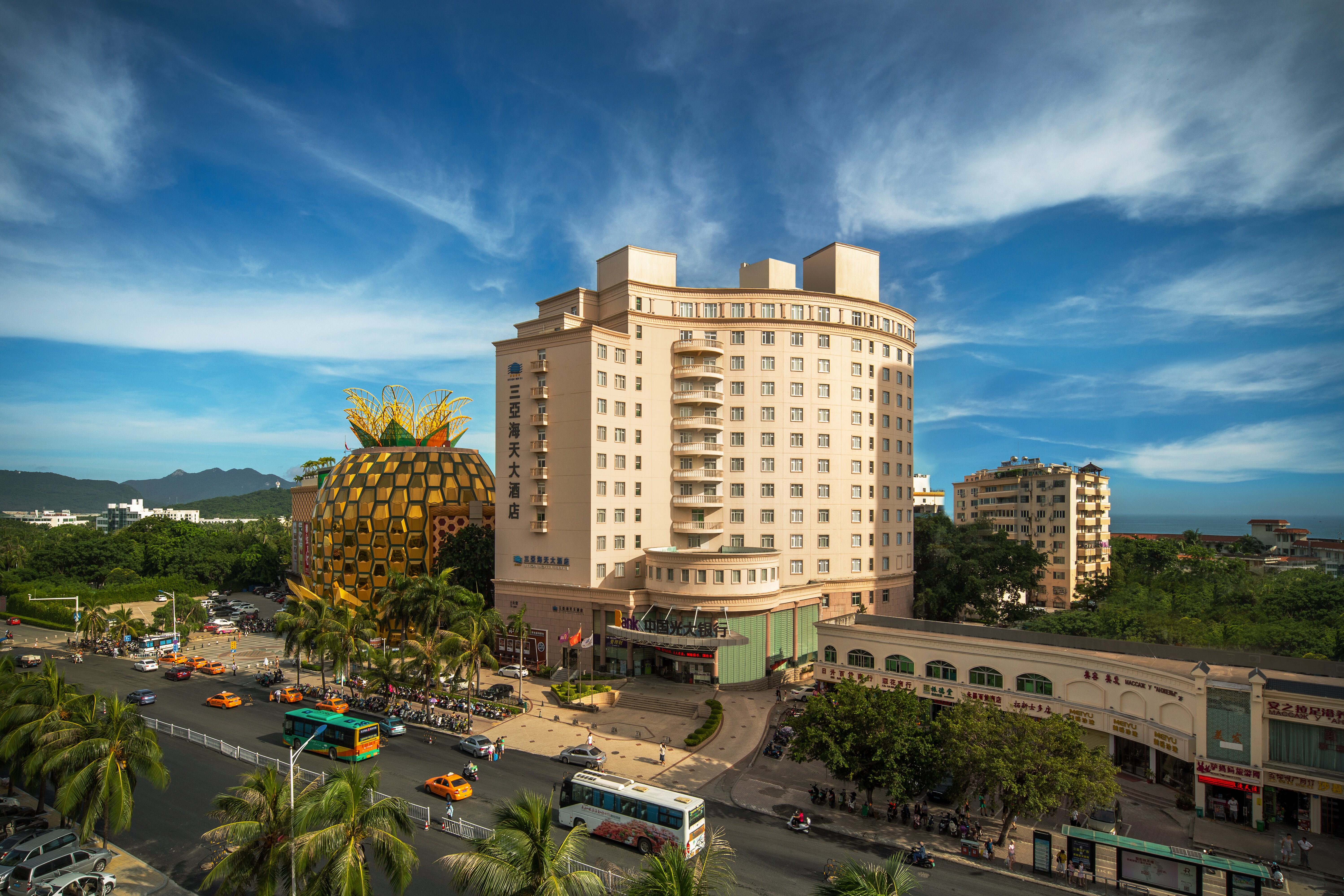 三亚海天大酒店 封面图