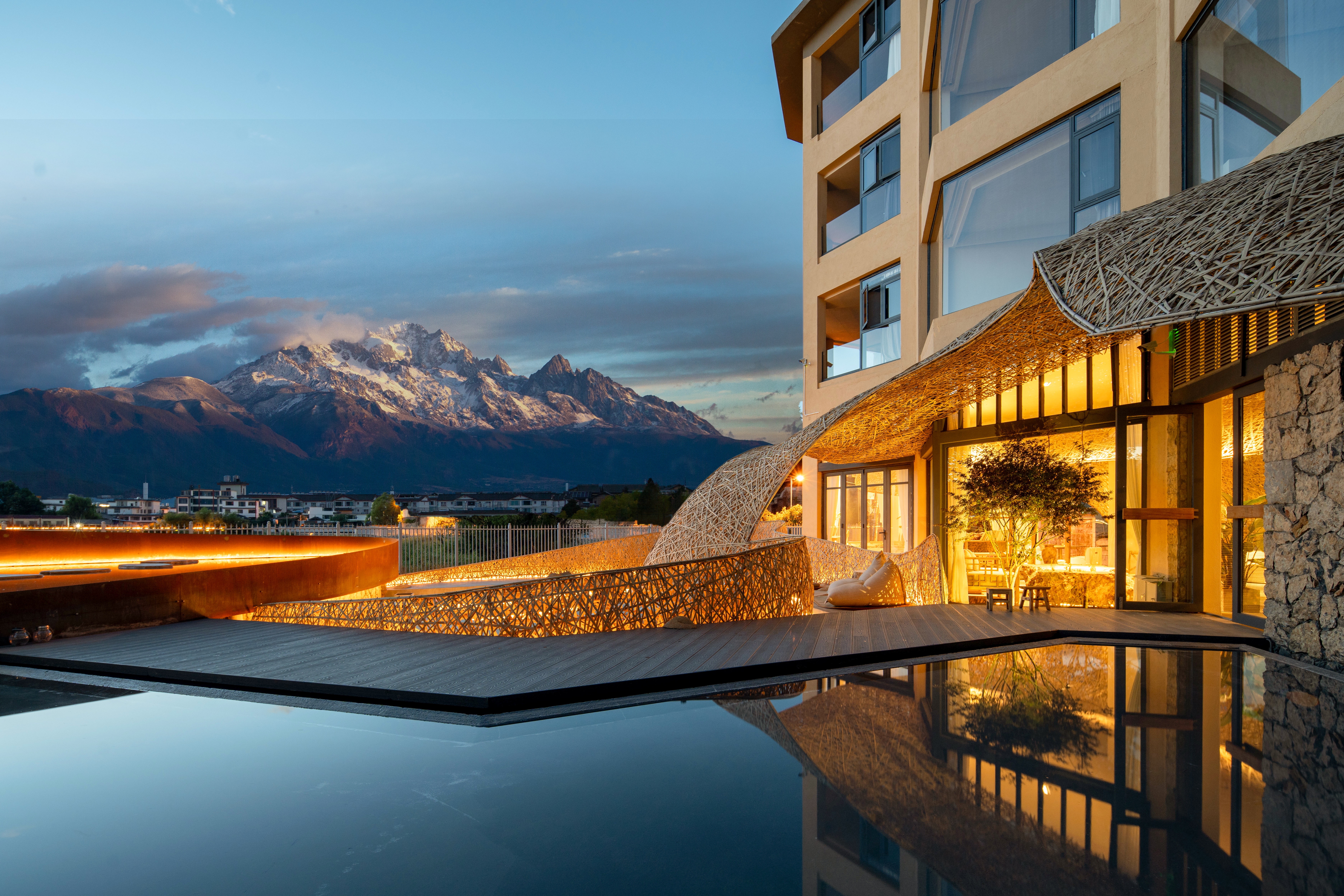 丽江云渡•日照金山·雪山湖景度假民宿图片1