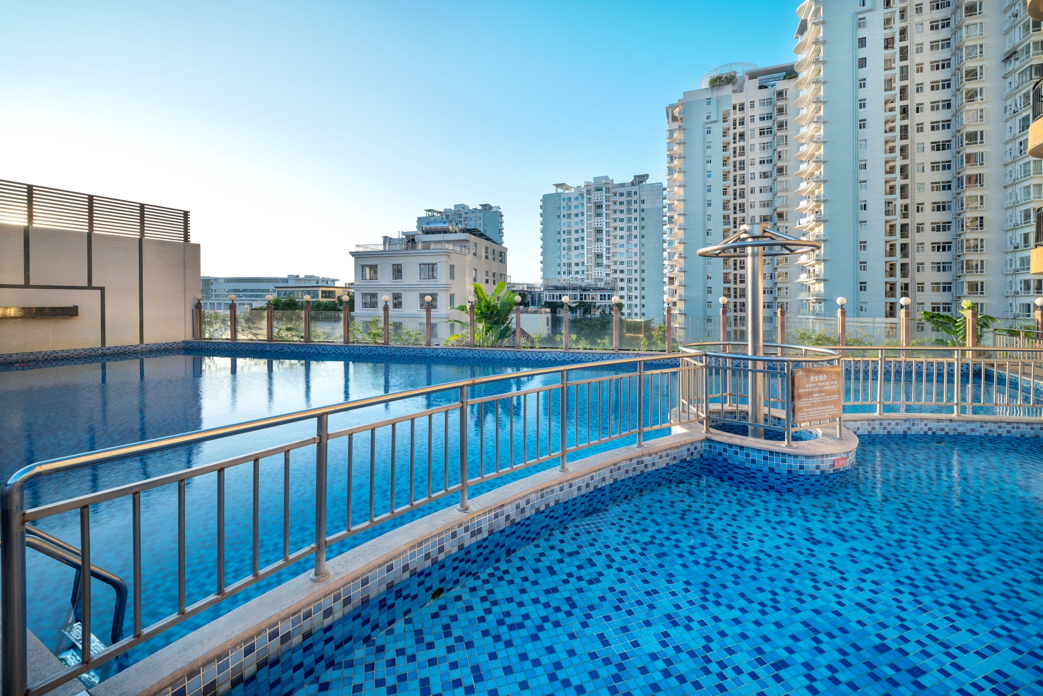 三亚柏瑞精品海景酒店(大东海广场店)图片1