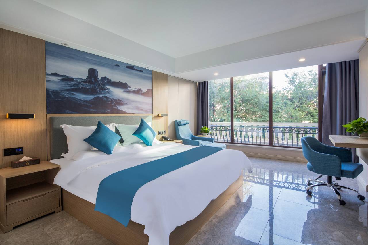 三亚怡庭酒店(三亚湾椰梦长廊店)图片1