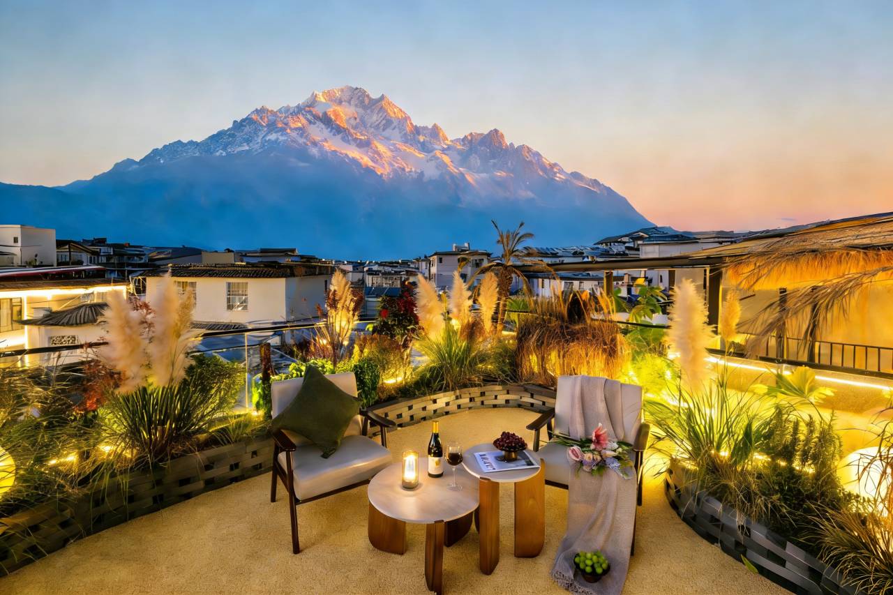 仟漫·Vista观雪山全景云端艺术花园美宿(丽江古城大水车店)图片1