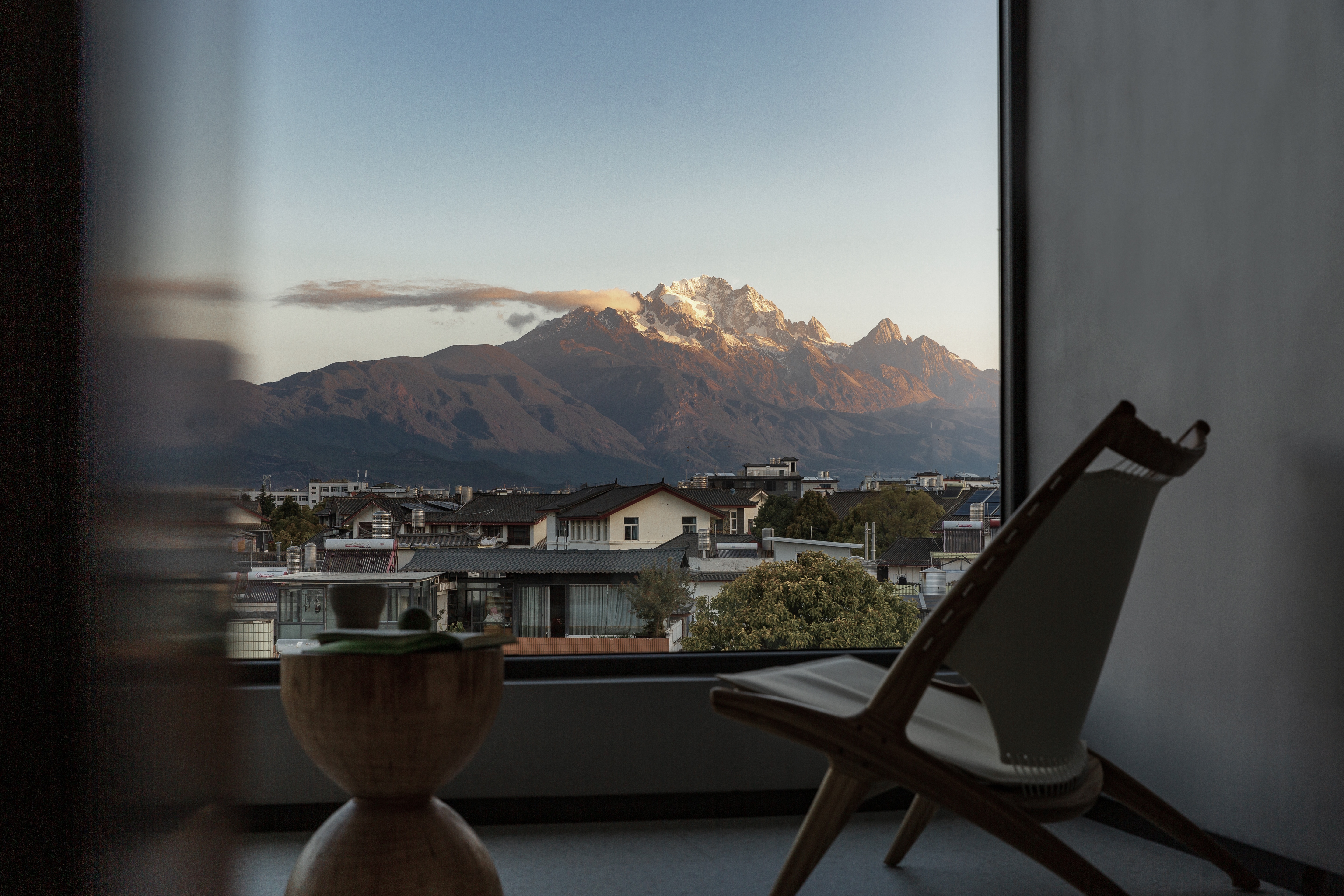 纳主·空中庭院设计师雪山观景民宿(丽江城日照金山店)图片4