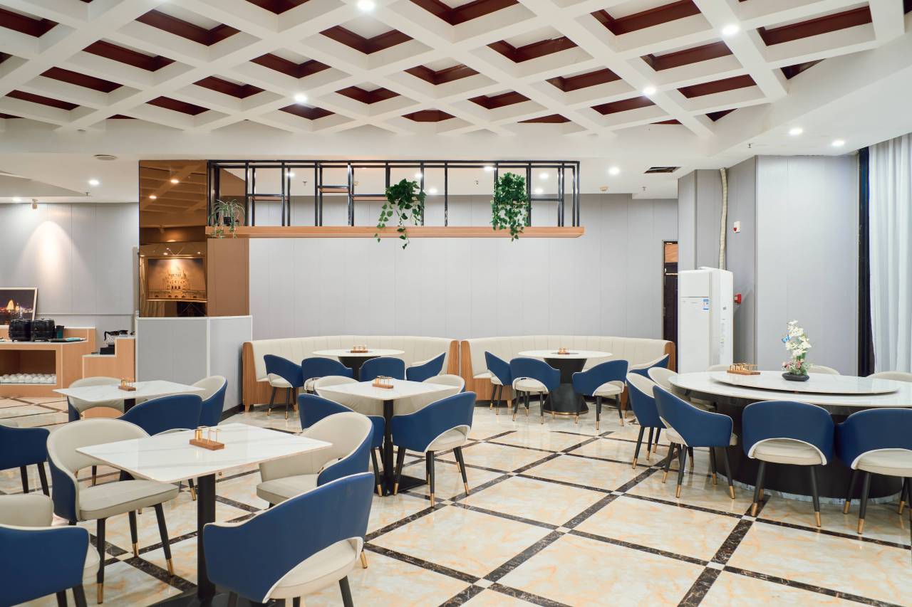 三亚椰景蓝岸大酒店(大东海广场店)图片4